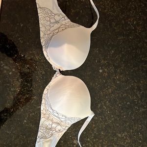 Victoria’s Secret Body by Victoria bra